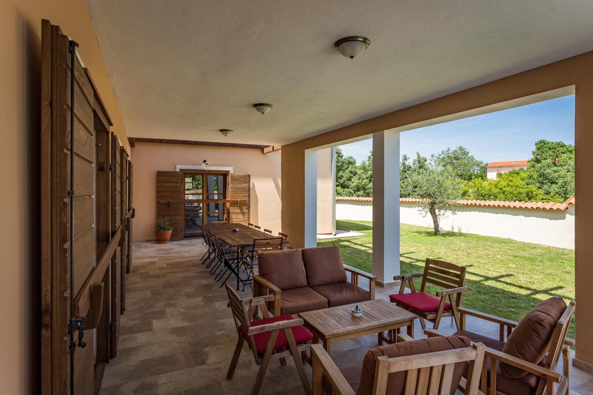 Villa Cirka In Central Istria For 14 Persons With Pool Heating & Pool Table Svetvinčenat Buitenkant foto