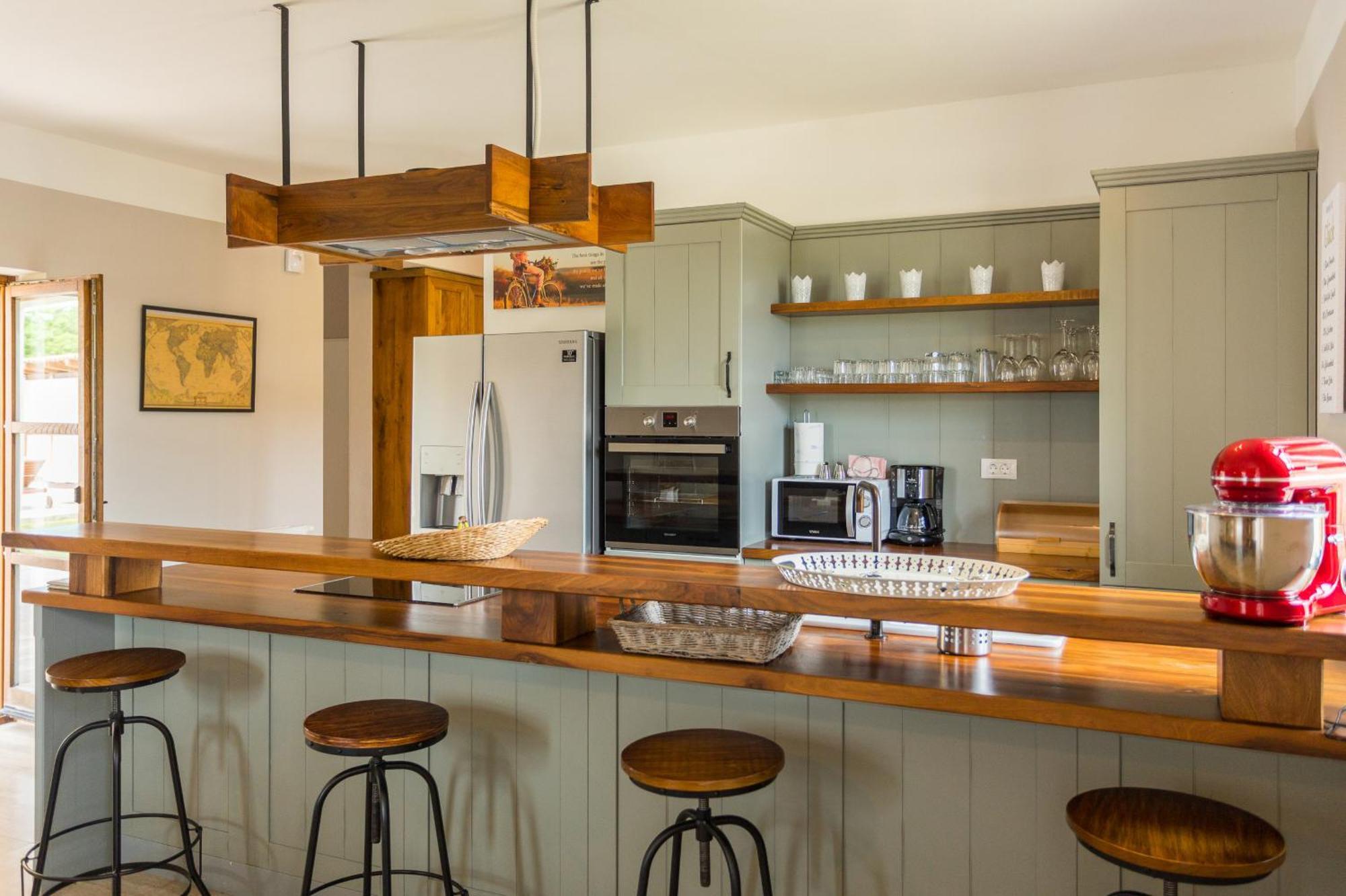 Villa Cirka In Central Istria For 14 Persons With Pool Heating & Pool Table Svetvinčenat Buitenkant foto