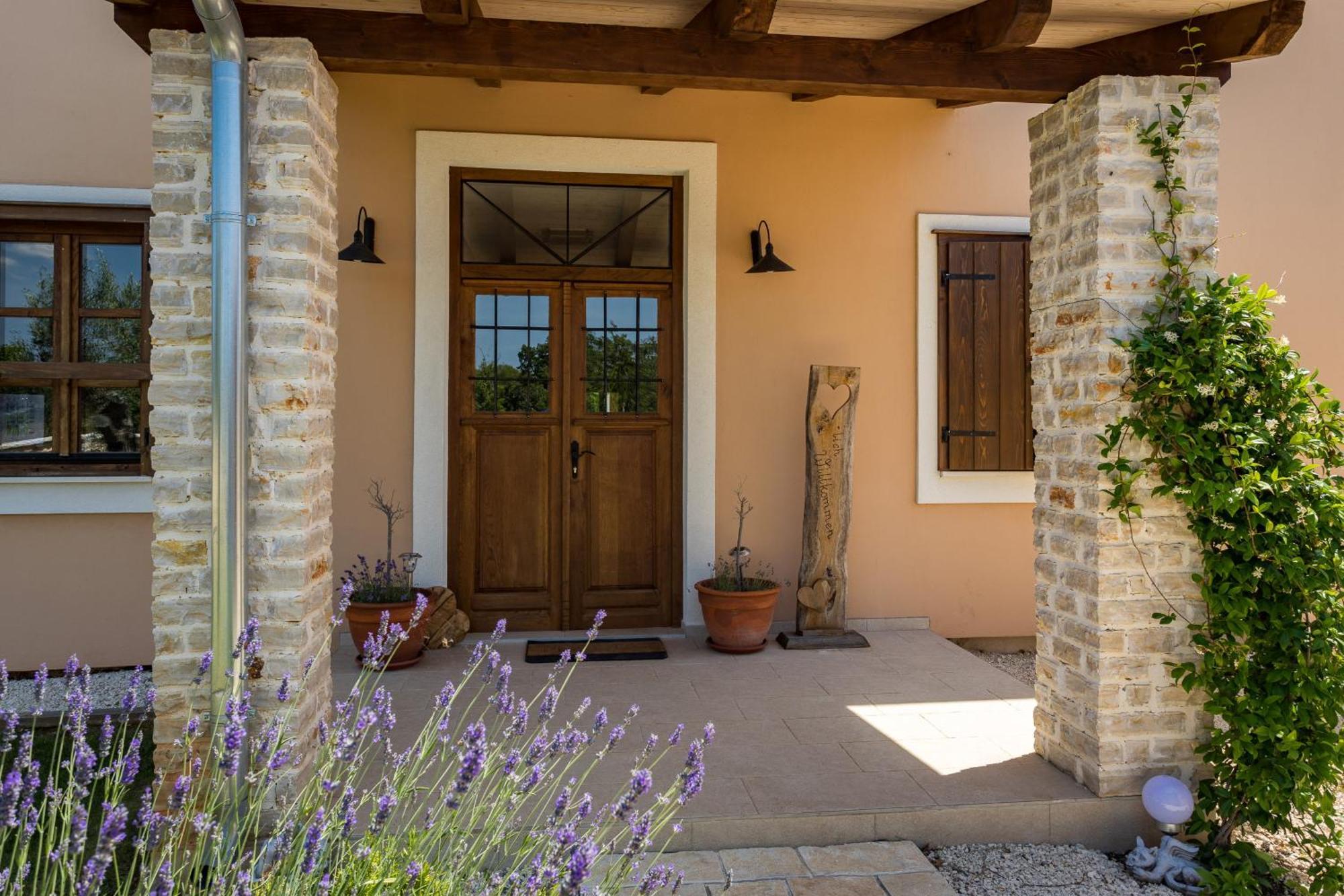 Villa Cirka In Central Istria For 14 Persons With Pool Heating & Pool Table Svetvinčenat Buitenkant foto
