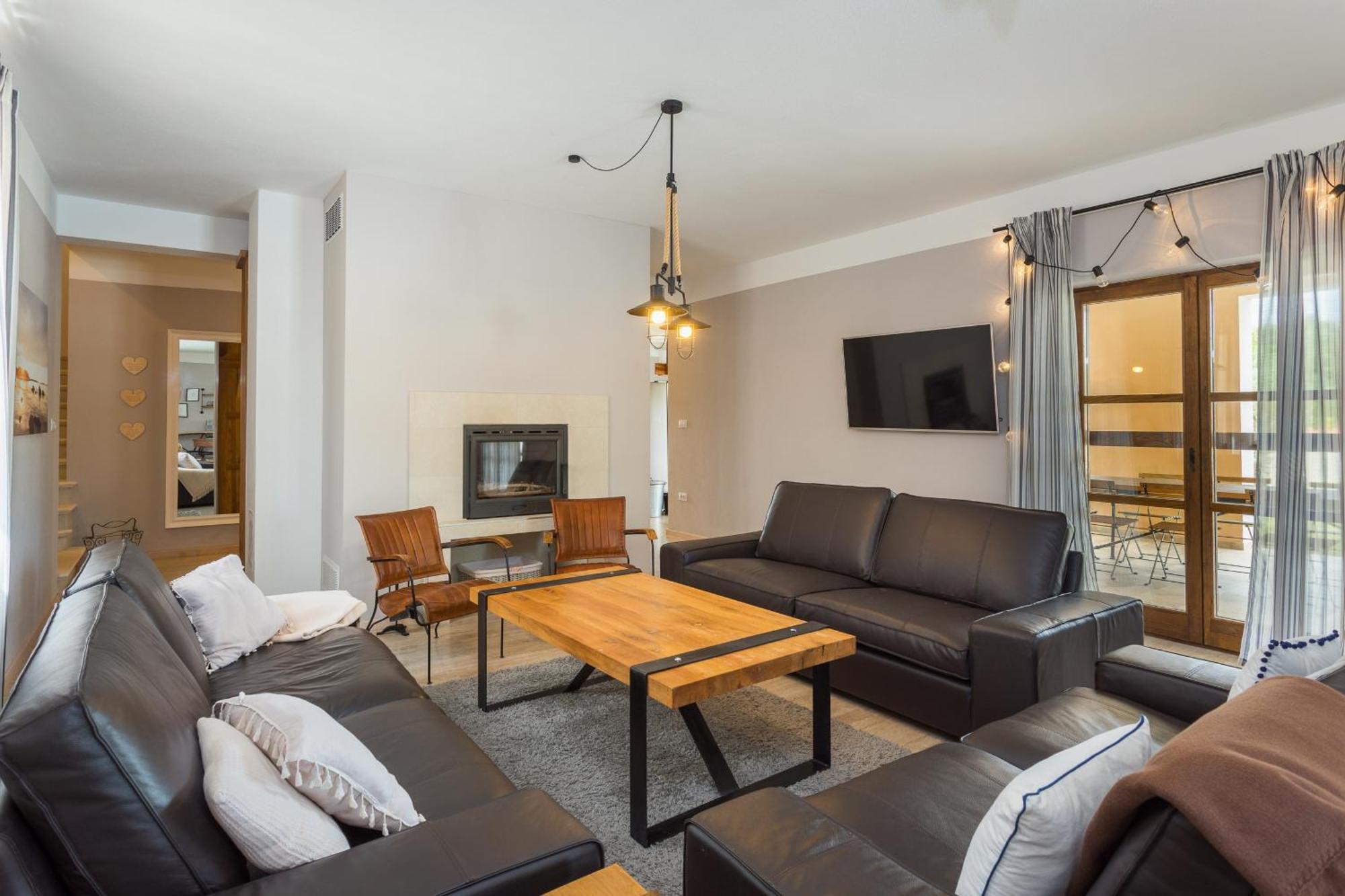 Villa Cirka In Central Istria For 14 Persons With Pool Heating & Pool Table Svetvinčenat Buitenkant foto