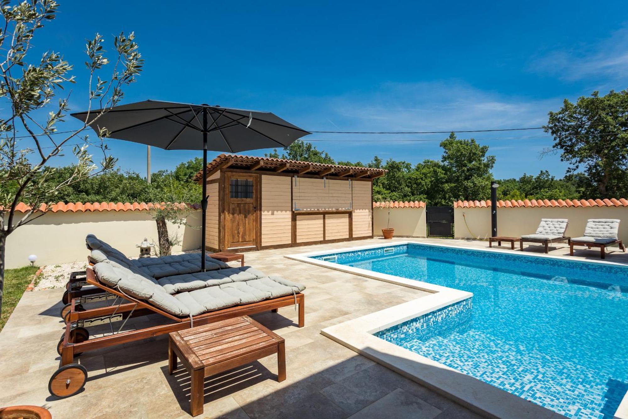 Villa Cirka In Central Istria For 14 Persons With Pool Heating & Pool Table Svetvinčenat Buitenkant foto
